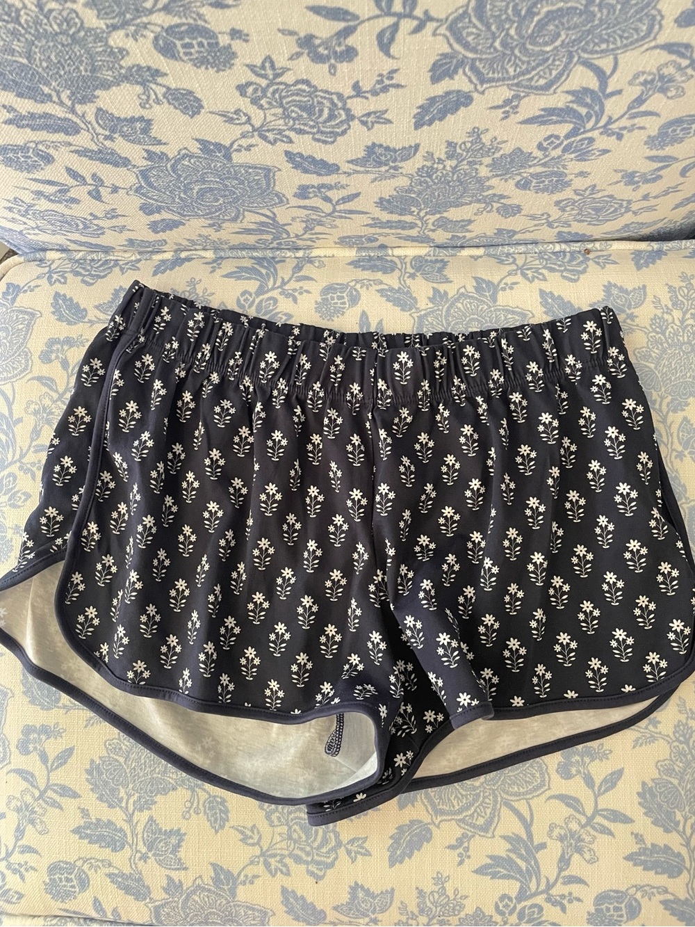 LAKE 100% Cotton Pima Pajama Shorts in English Navy Posy Size XS